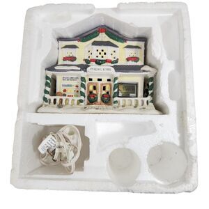 VTG Snowflake Falls Lighted General Store Holiday Village Set Christmas 2002